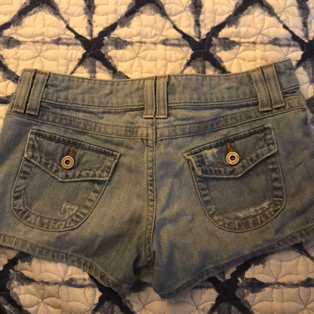 Shorts - Picture 2 of 3